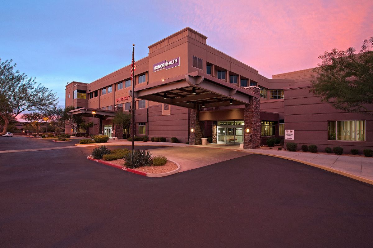 HonorHealth Scottsdale Thompson Peak Medical Center - Exterior building view