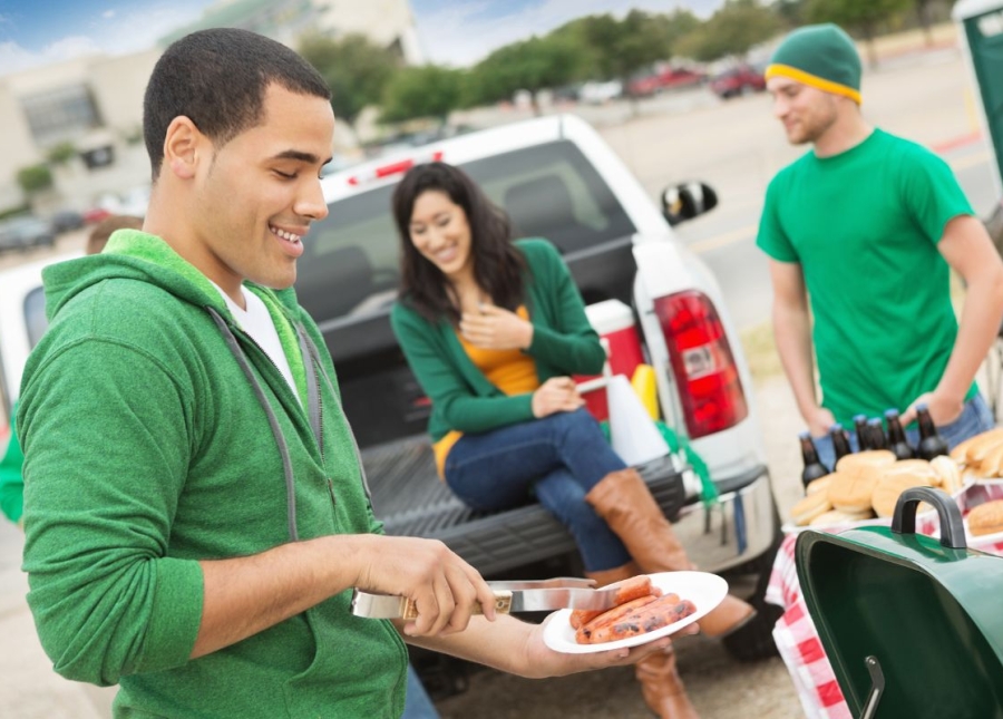 HonorHealth Integrative Medicine - A dietitian’s five tailgate party hacks to enjoy celebratory food while staying on track with your health goals.