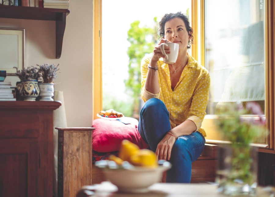 HonorHealth Gynecology - Woman going through perimenopause contemplates thoughts.