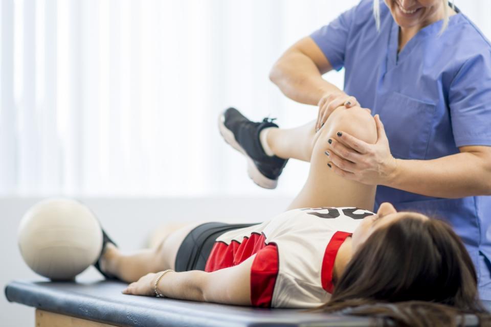 An HonorHealth patient gets checked out by a doctor