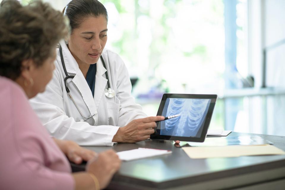 Spinal cord tumors - HonorHealth Neuroscience