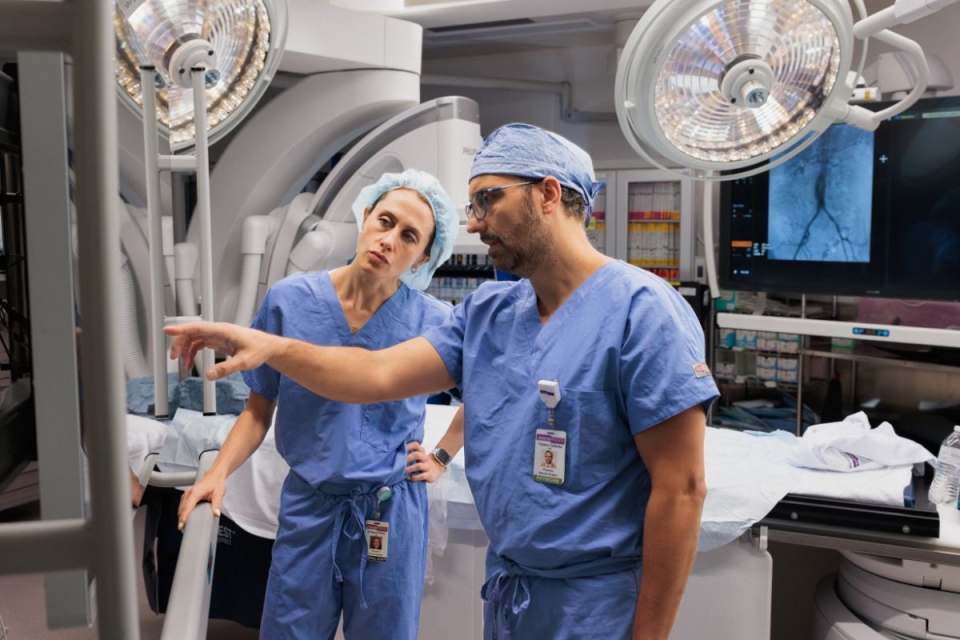 HonorHealth vascular physicians prepare to do a TCAR procedure, a minimally invasive alternative to prevent stroke.