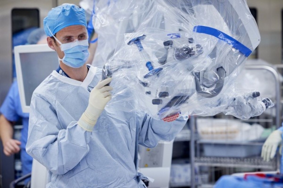 New “awake” spine surgery approach at HonorHealth Deer Valley Medical Center expands options for high-risk patients.