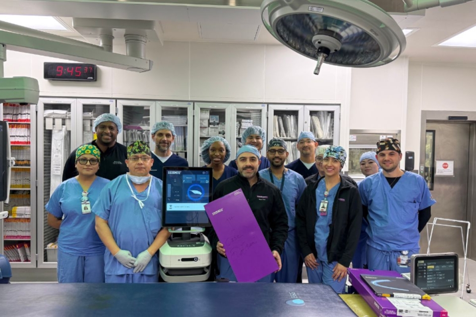 HonorHealth Heart Care - Vascular - Osborn team smiles in operating room after intravascular lithotripsy treatment on PAD patient.