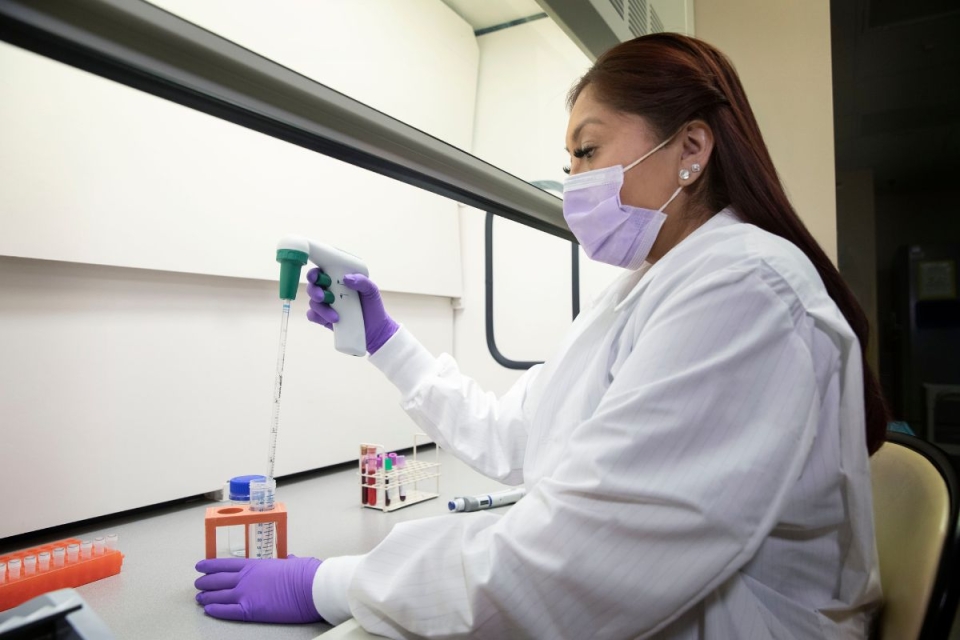 HonorHealth Research Institute scientist researches new pancreatic cancer treatment.