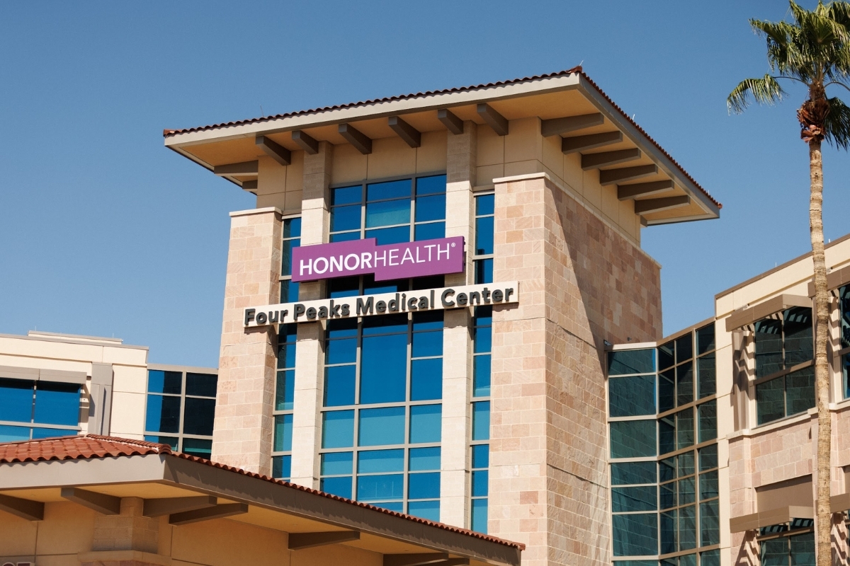 HonorHealth Four Peaks Medical Center - Exterior building view