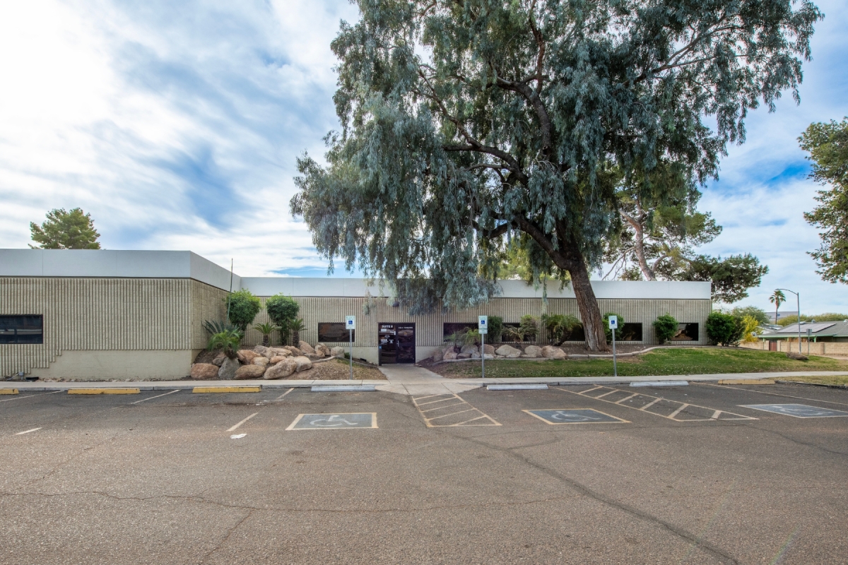 Exterior building view of CVC - A division of Atria Heart in collaboration with HonorHealth - Thunderbird location