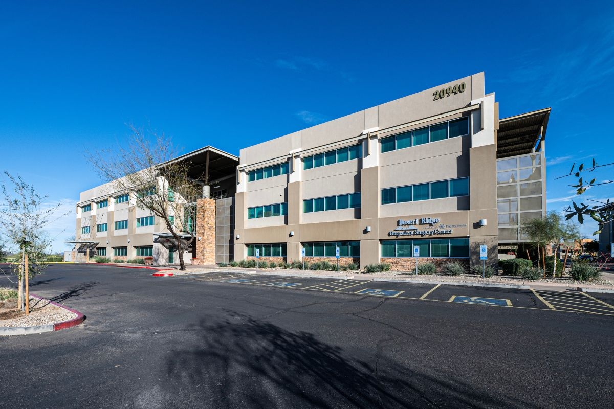 Affiliated Urologists in collaboration with HonorHealth - Desert Ridge exterior building view