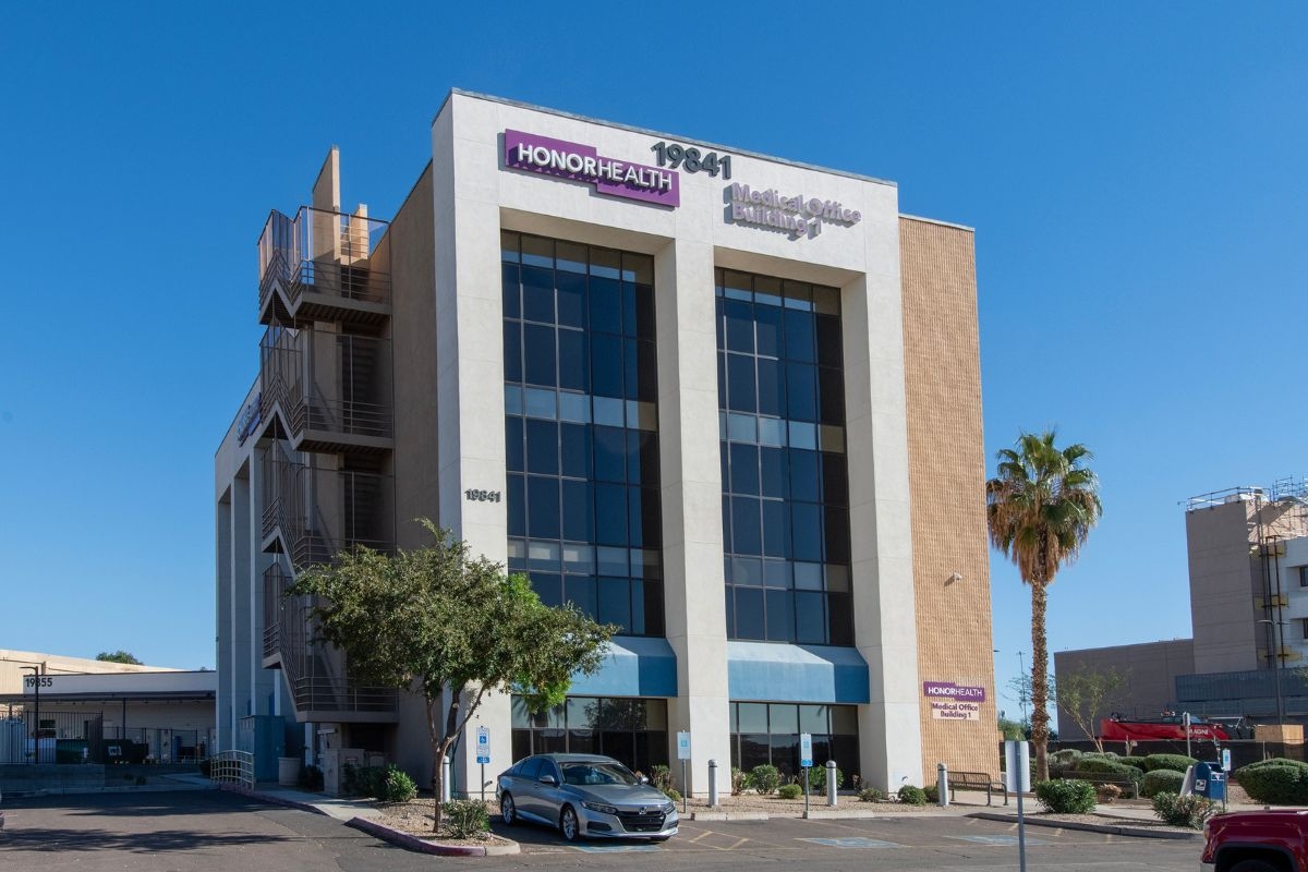 HonorHealth Medication Management - Deer Valley - exterior building view