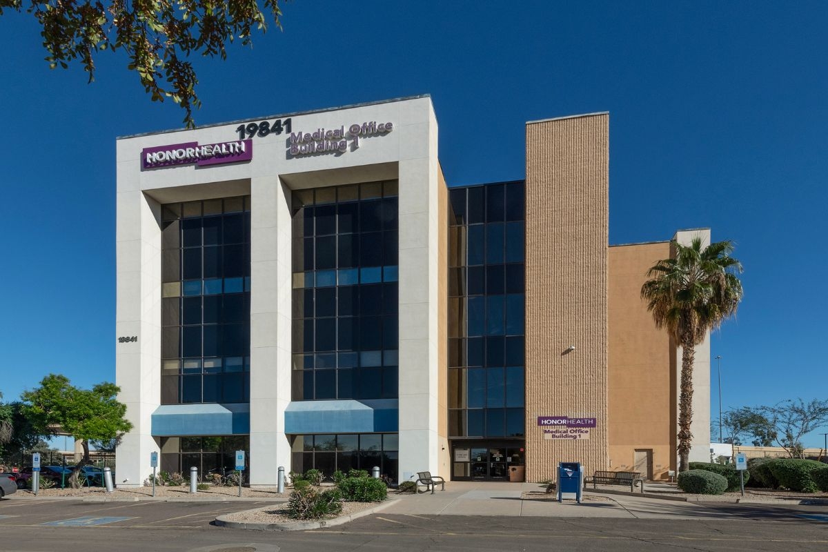 HonorHealth Medication Management - Deer Valley - exterior building view