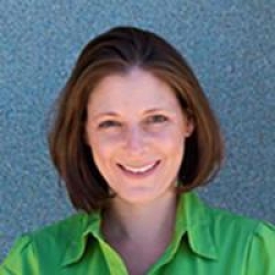 Photo of Lisa Engel