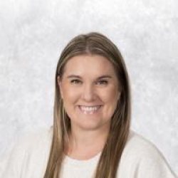 Photo of Kristina Leonard