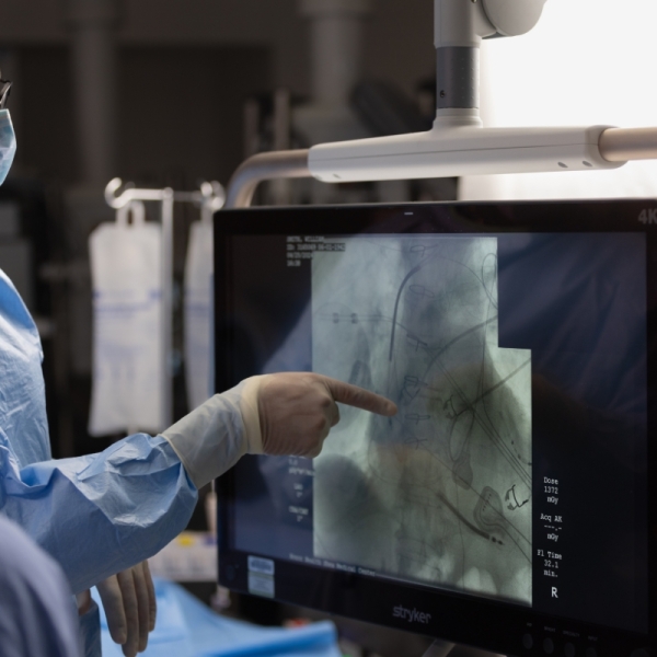 HonorHealth Aortic Program offers high-quality care as doctors review X-ray of chest