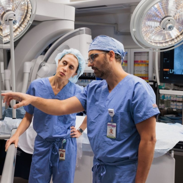 HonorHealth vascular physicians prepare to do a TCAR procedure, a minimally invasive alternative to prevent stroke.