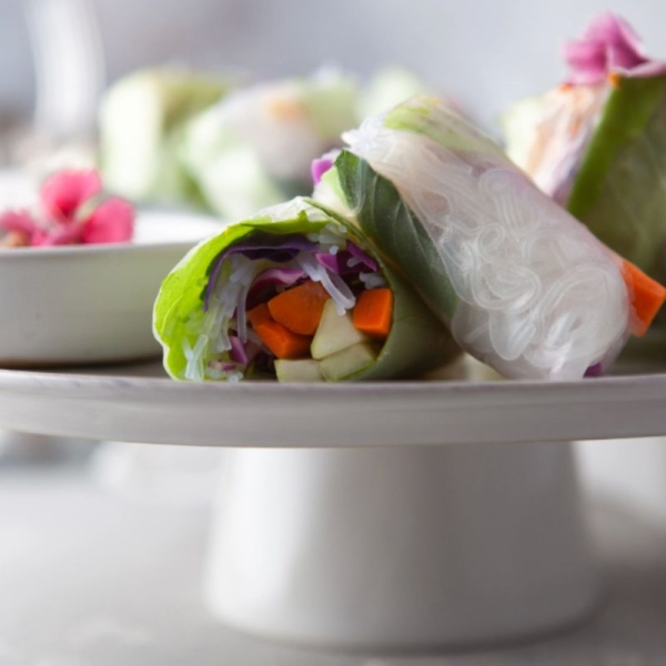 Blue Zones Vietnamese summer rolls recipe from HonorHealth.