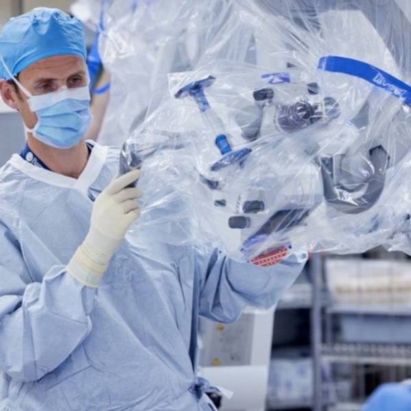 New “awake” spine surgery approach at HonorHealth Deer Valley Medical Center expands options for high-risk patients.