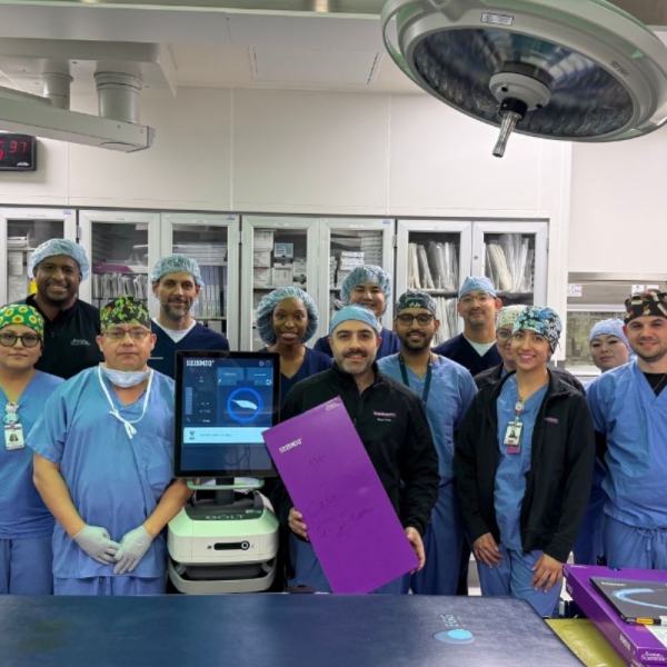 HonorHealth Heart Care - Vascular - Osborn team smiles in operating room after intravascular lithotripsy treatment on PAD patient.
