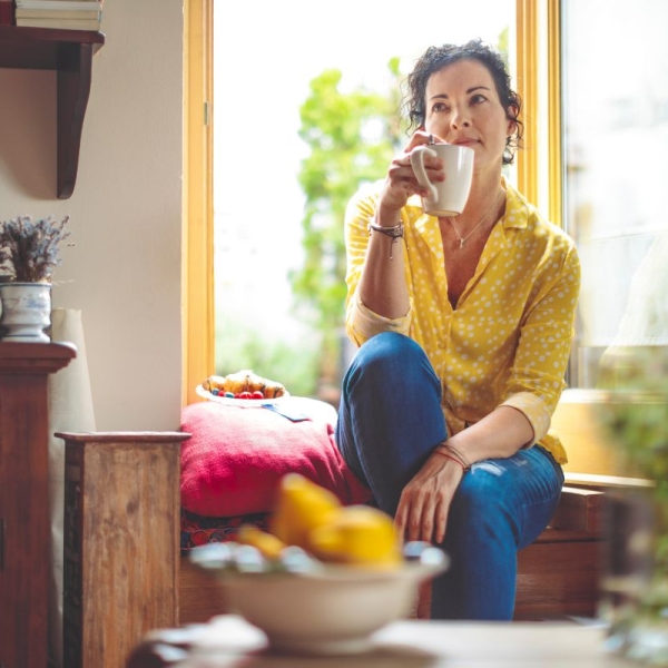 HonorHealth Gynecology - Woman going through perimenopause contemplates thoughts.
