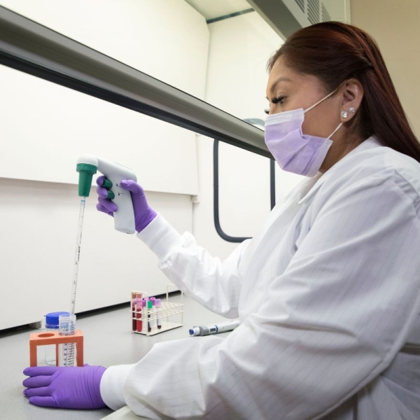 HonorHealth Research Institute scientist researches new pancreatic cancer treatment.