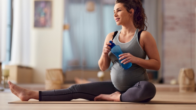 An HonorHealth patient works out while pregnant