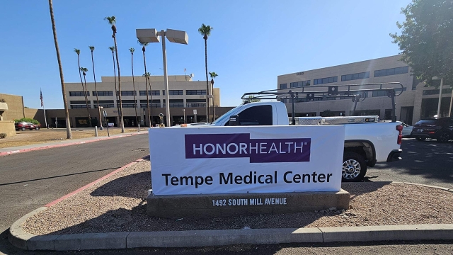 HonorHealth Tempe Medical Center - Temporary entrance signage