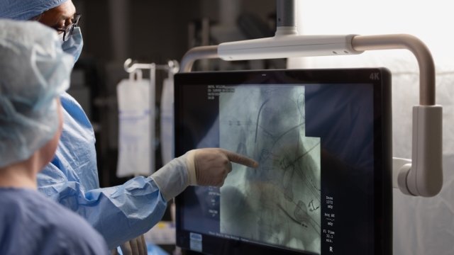 HonorHealth Aortic Program offers high-quality care as doctors review X-ray of chest