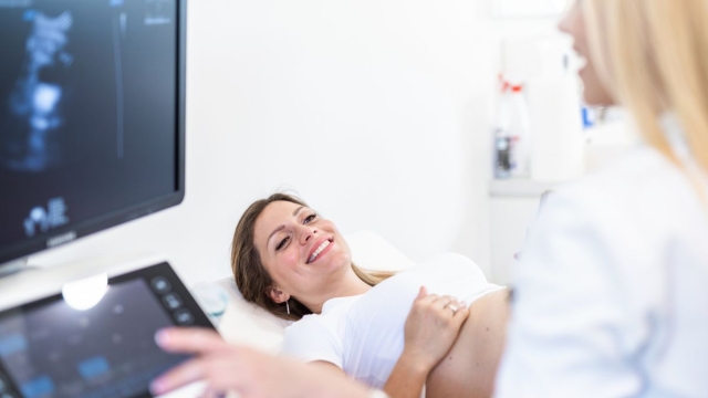 HonorHealth combines advanced technology with heartfelt compassion to provide maternity care you can trust.