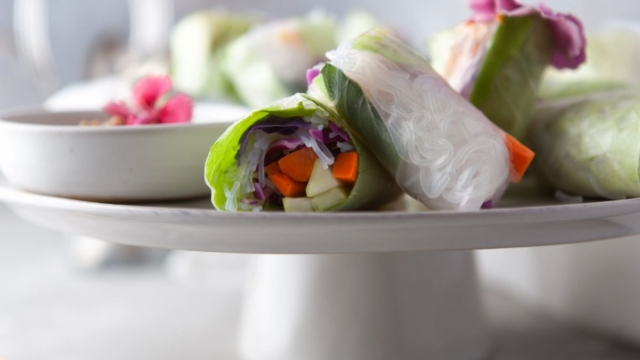 Blue Zones Vietnamese summer rolls recipe from HonorHealth.